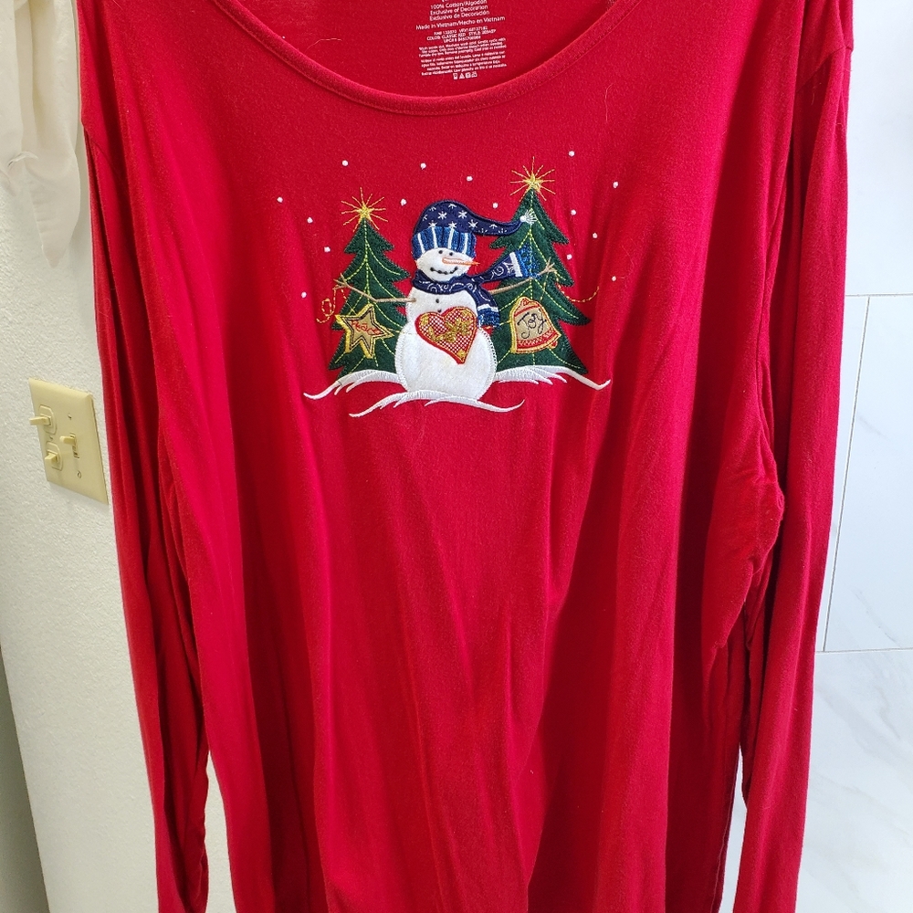 Size 3X Christmas long sleeve top. 9$